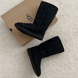 UGG Classic Tall II Boot size 6